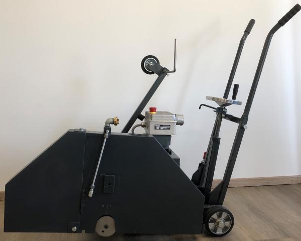 Fugenschneider FS 340 FS 800 im Einsatz – emissionsfreies Schneiden in Hallen – DTI-M GmbH